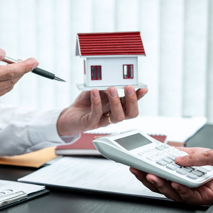 Home loans for health professionals receiving expert mortgage guidance in Clyde North